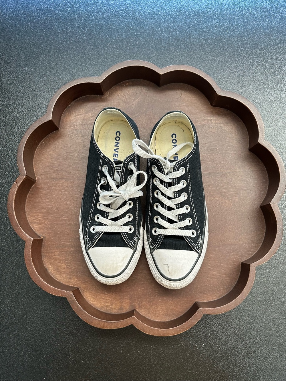 Women’s Converse Black Low-Top Canvas Sneakers Size 7